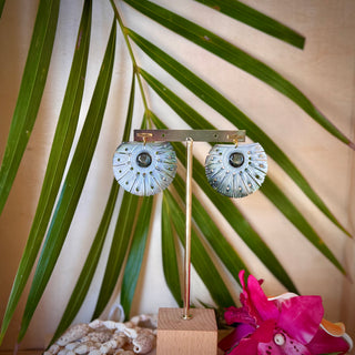 Boucles d'oreilles - Nacre gravée et sculptée