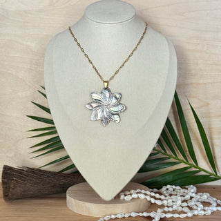 Collier Tiaré nacre - Création de Tahiti à la Réunion