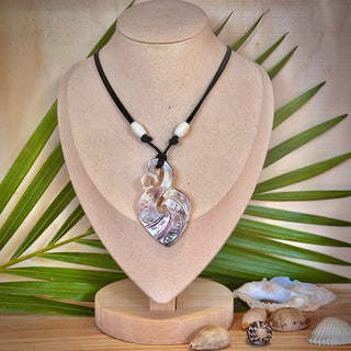 Collier Hameçon cordon ajustable nacre - Création de Tahiti à la Réunion