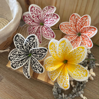 Tiare ronde tatouée couleur