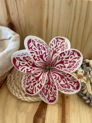 Tiare ronde tatouée couleur