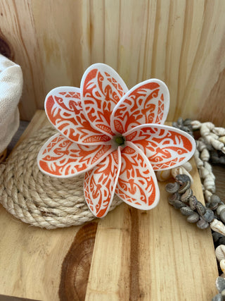 Tiare ronde tatouée couleur