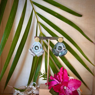 Boucles d'oreilles - Nacre gravée et sculptée