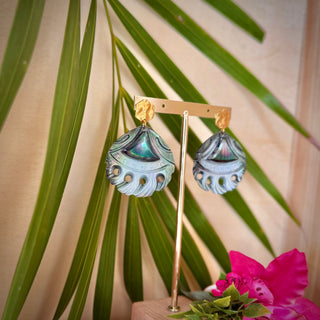 Boucles d'oreilles - Nacre gravée et sculptée